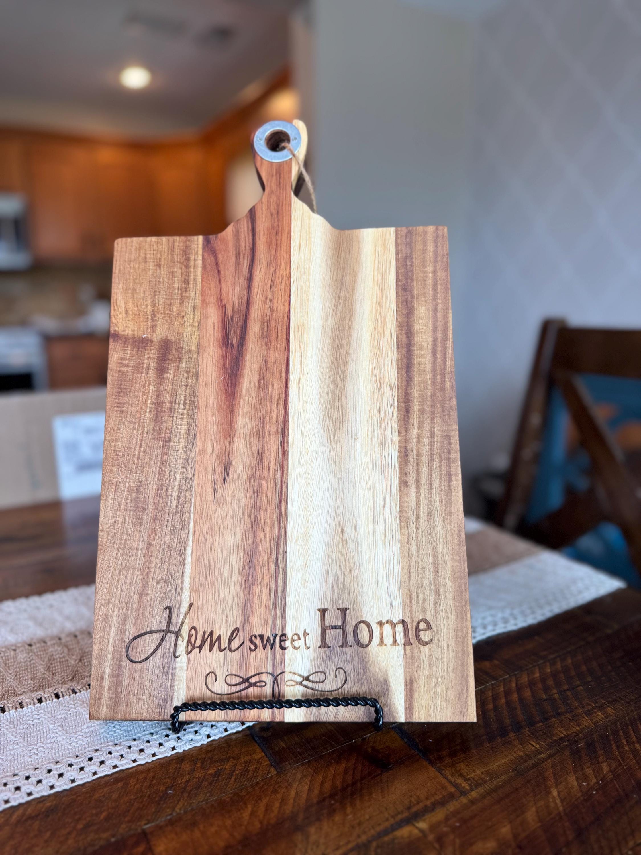 Personalized Cutting Board with Stand